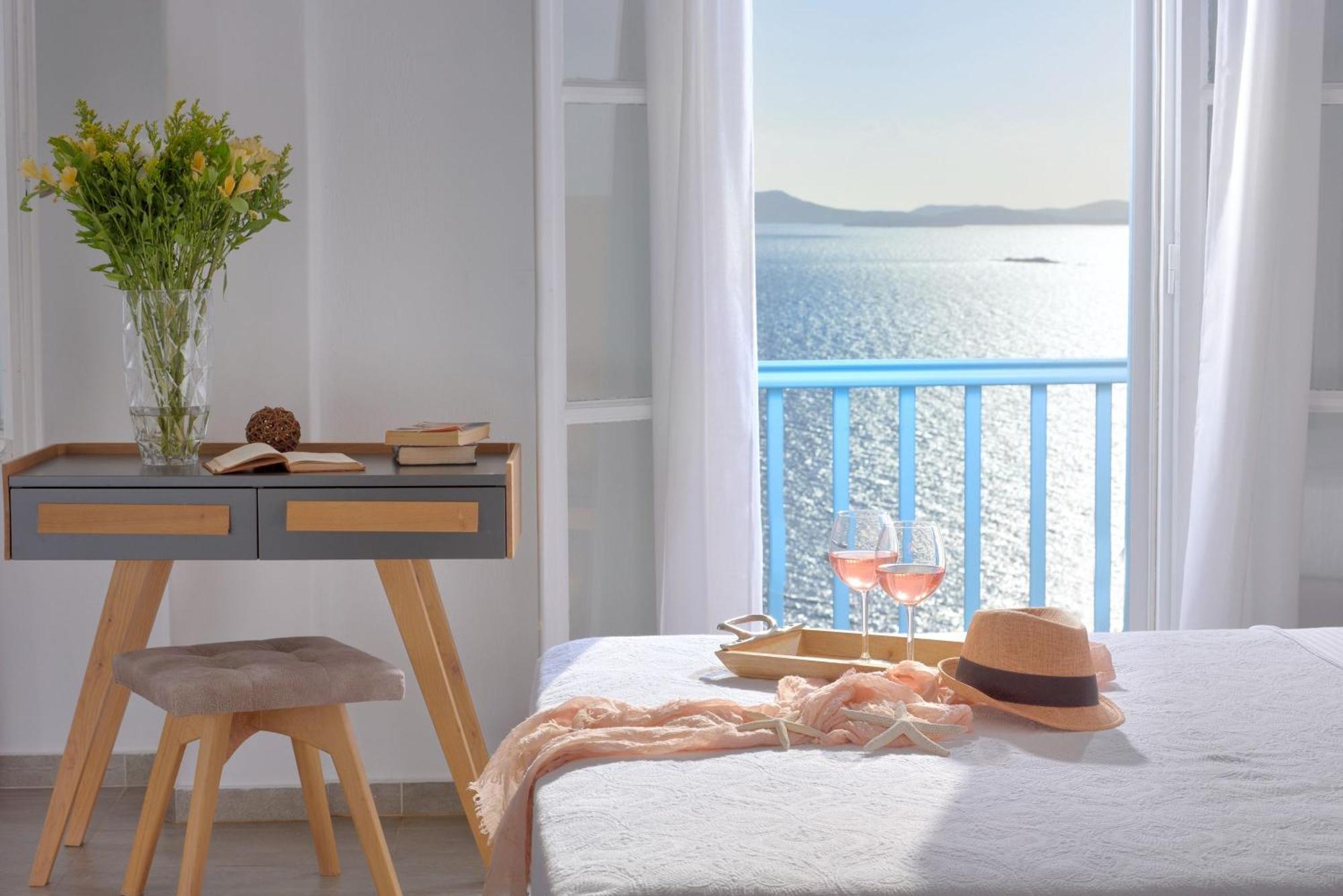 Amelie Suites Agios Stefanos  Exterior foto