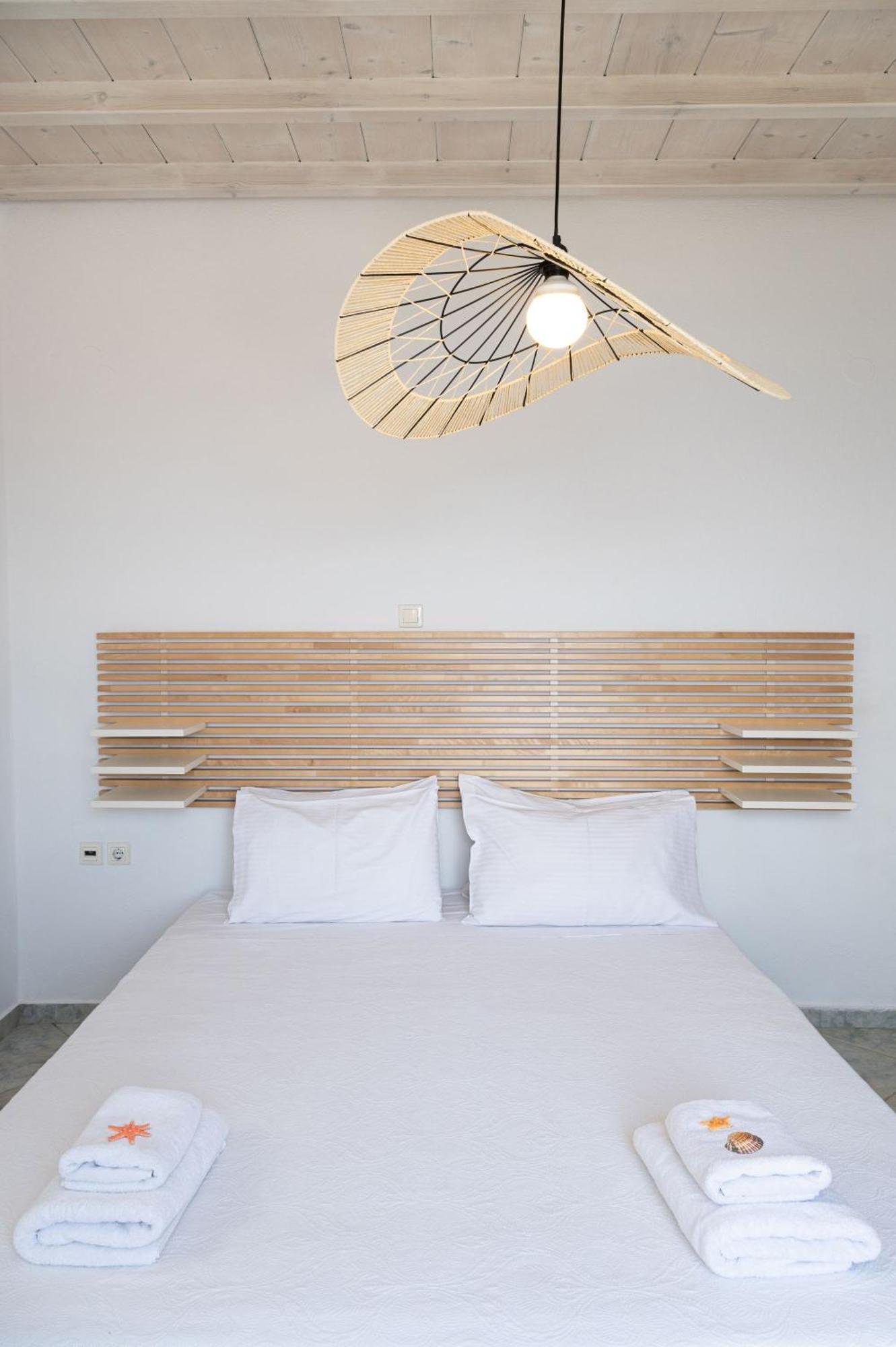Amelie Suites Agios Stefanos  Exterior foto